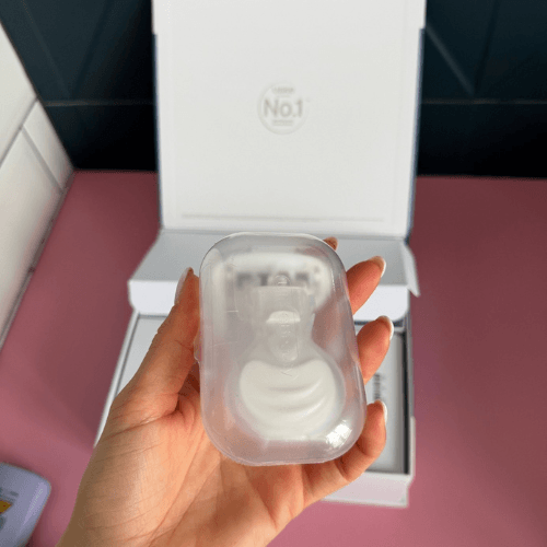 Ručný dámsky holiaci strojček